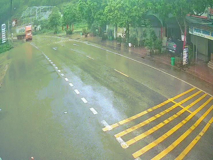 Phi thường - kỳ quặc - Video: Hoảng hồn trước cảnh xe container gập đôi sau pha phanh gấp