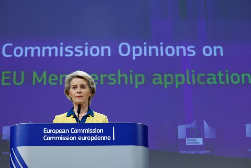 Chủ tịch Ủy ban châu Âu (EC) – bà Ursula von der Leyen (ảnh: CNN)