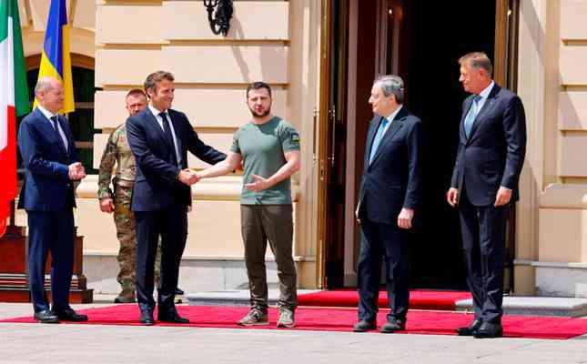 Lãnh đạo các nước Đức, Pháp, Ý trong chuyến thăm Kiev để gặp Tổng thống Ukraine Volodymyr Zelensky ngày 16/6. (Ảnh: AP)