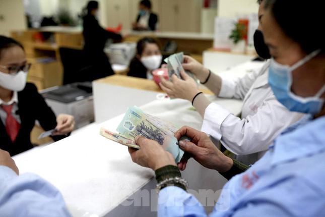 Lương tối thiểu vùng chính thức tăng thêm 6% từ ngày 1/7 tới.