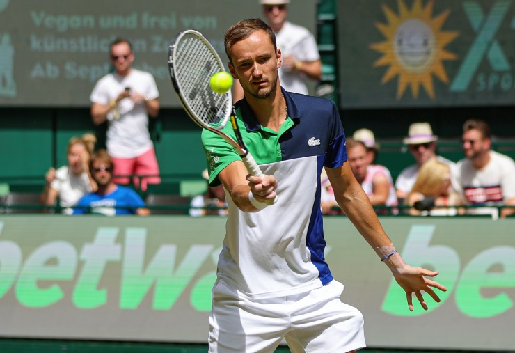 Medvedev ghi danh vào chung kết Halle Open 2022