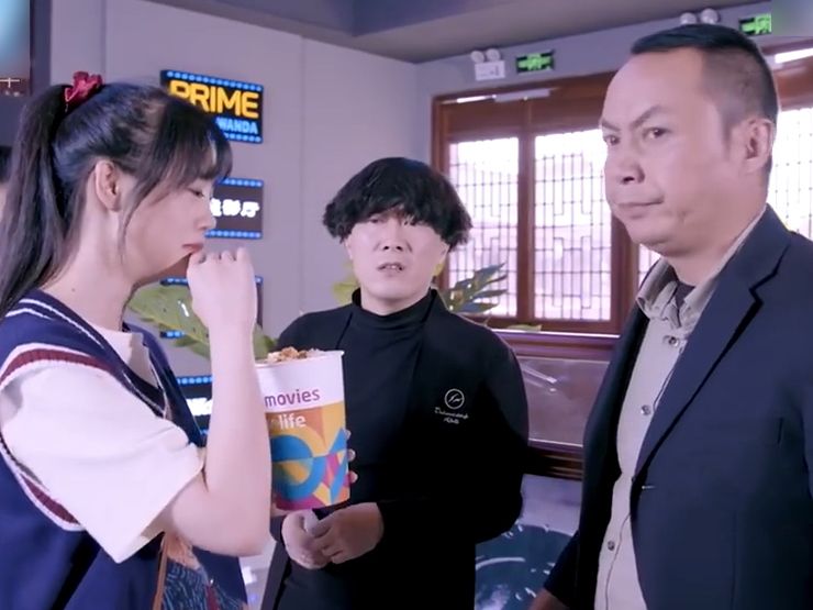 Clip hài hước - Cách ông chồng xử lý kẻ biến thái khiến cô vợ phải khóc thét