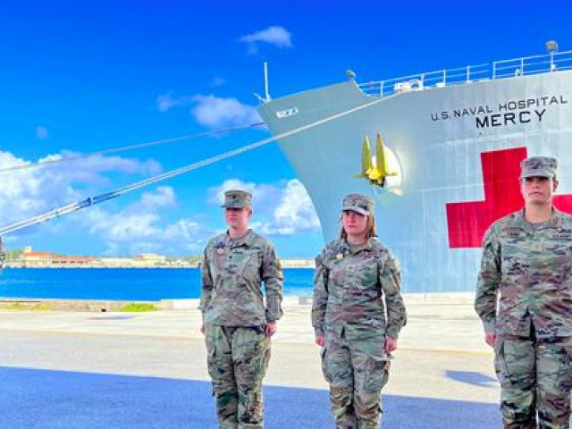 Thế giới - Tàu bệnh viện Hải quân Mỹ thăm Việt Nam