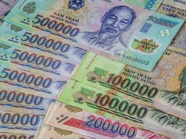 Pháp luật - Khóa tay cán bộ ngân hàng chiếm đoạt tiền của gần 100 khách hàng