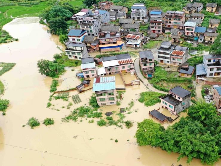 Thế giới - TQ: Mưa lớn càn quét miền nam trong thời điểm "đỉnh nước thuyền rồng"