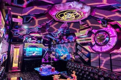 Thiếu nữ tử vong sau khi vào quán karaoke cùng nhóm bạn (ảnh minh hoạ)