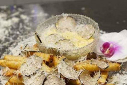 Ẩm thực - Choáng với đĩa khoai tây chiên bé tẹo nhưng có "giá trên trời"