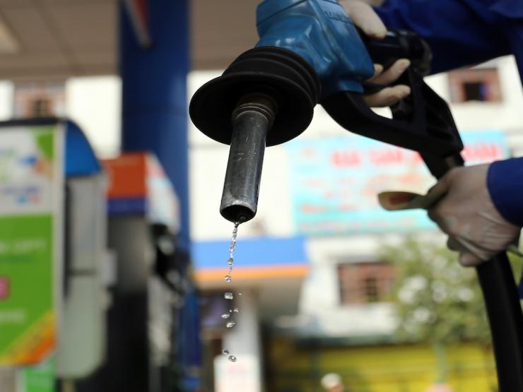 Thị trường - Tiêu dùng - Giá xăng dầu hôm nay 20/6: Dầu thô tiếp tục tăng, giá xăng tại Việt Nam chiều mai sẽ như thế nào?