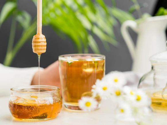 Mật ong là một trong những chất dưỡng da tốt