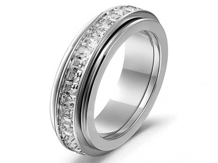 Thời trang - Sự thật về tác dụng về chiếc nhẫn thời thượng giúp xoa dịu lo âu