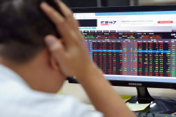 Kinh doanh - Giá dầu bất ngờ quay đầu lao dốc, nhà đầu tư ôm cổ phiếu dầu khí "méo mặt"