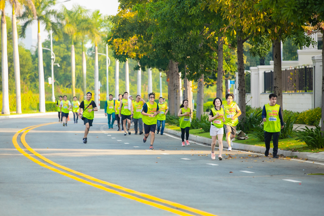 Các vận động viên hăng hái chinh phục đường đua