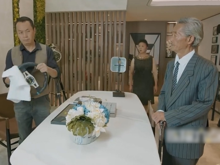 Clip hài hước - Không chịu thừa kế sự nghiệp của bố mẹ, chàng trai nhận phải cay đắng