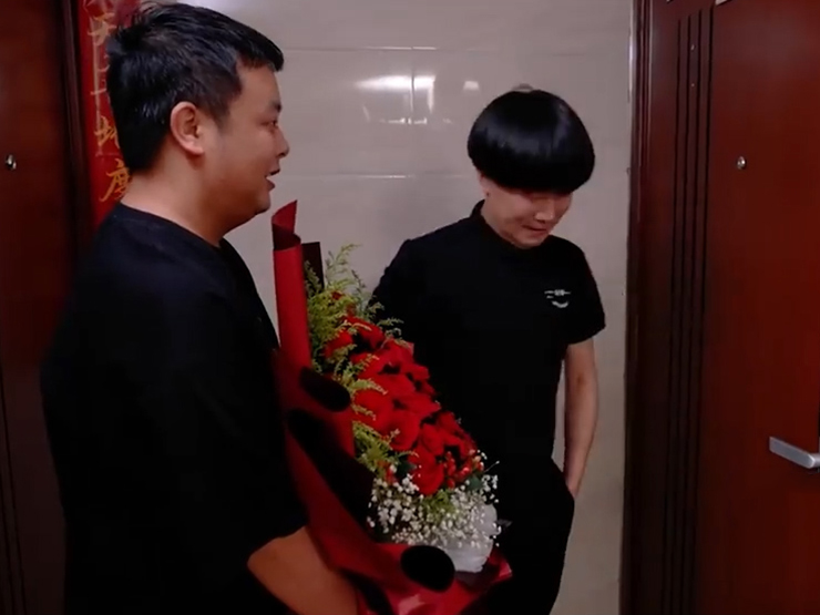 Clip hài hước - Chàng trai tỏ tình bị người nhà cô gái ngăn cản và cái kết bất ngờ