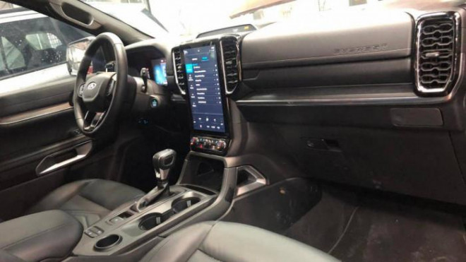 Thiết kế nội thất Ford Everest 2022