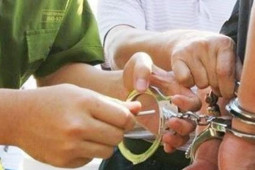 Tin tức trong ngày - Bắt cán bộ "ăn chặn" tiền thuế rồi bỏ trốn vào Bà Rịa - Vũng Tàu