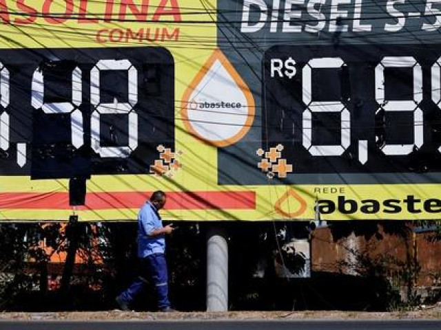 Thế giới - Thế giới oằn mình vì giá xăng