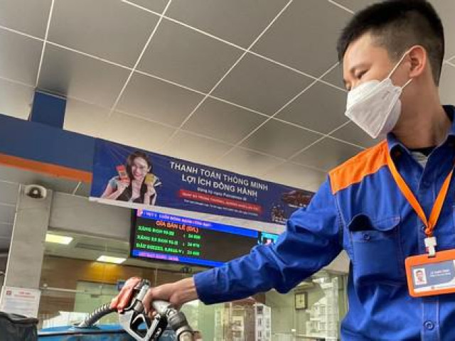 Thị trường - Tiêu dùng - Giá xăng dự báo tiếp tục tăng kỉ lục, tiến mốc 33.000 đồng/lít