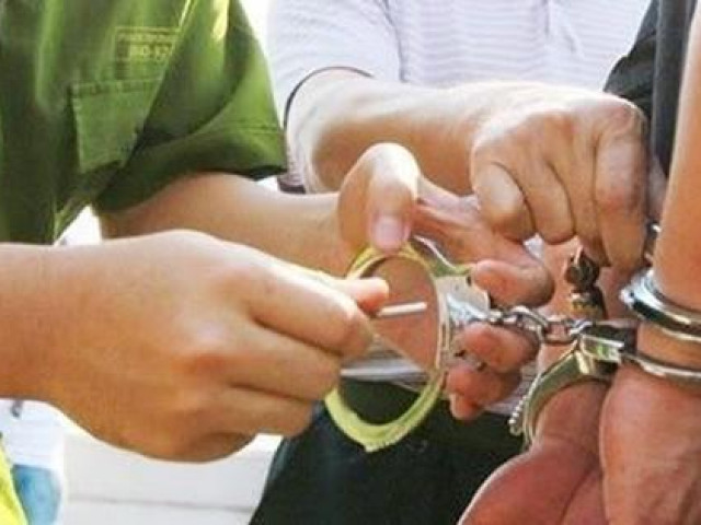 Tin tức trong ngày - Bắt cán bộ "ăn chặn" tiền thuế rồi bỏ trốn vào Bà Rịa - Vũng Tàu