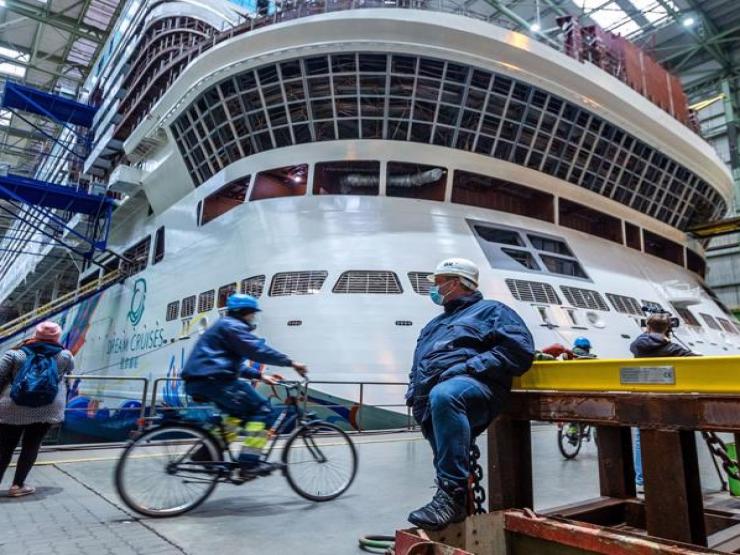 Thế giới - Tàu du lịch tầm cỡ lớn thế giới chưa đóng xong đã sắp bị bán phế liệu