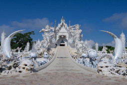 Du lịch - Ngôi đền trắng với cây cầu tượng trưng hành trình từ cõi chết tới lúc tái sinh