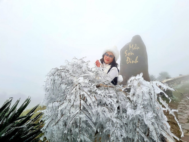 Băng tuyết trên Mẫu Sơn giúp du khách có những tấm hình độc đáo khó nơi nào có được