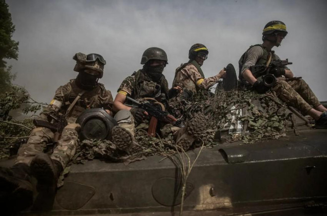 Lực lượng Ukraine ở Sieverodonetsk. Ảnh: NEW YORK TIMES