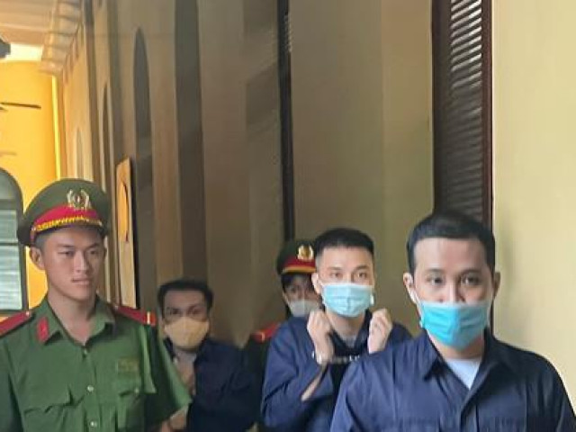 Pháp luật - Hoãn phiên tòa do bị cáo cấp tốc về đưa con đi viện