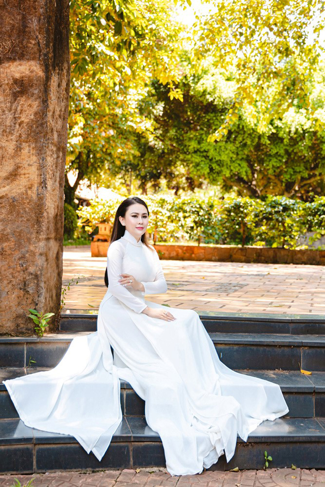 Hoa hậu Lý Kim Ngân: ''Trải qua hàng trăm năm, phụ nữ Việt Nam vẫn đẹp nhất trong tà áo dài'' - 1