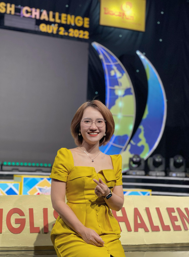 Nữ MC dẫn chương trình “Sân chơi English Challenge” của Đài PTTH Nghệ An là ai? - 1