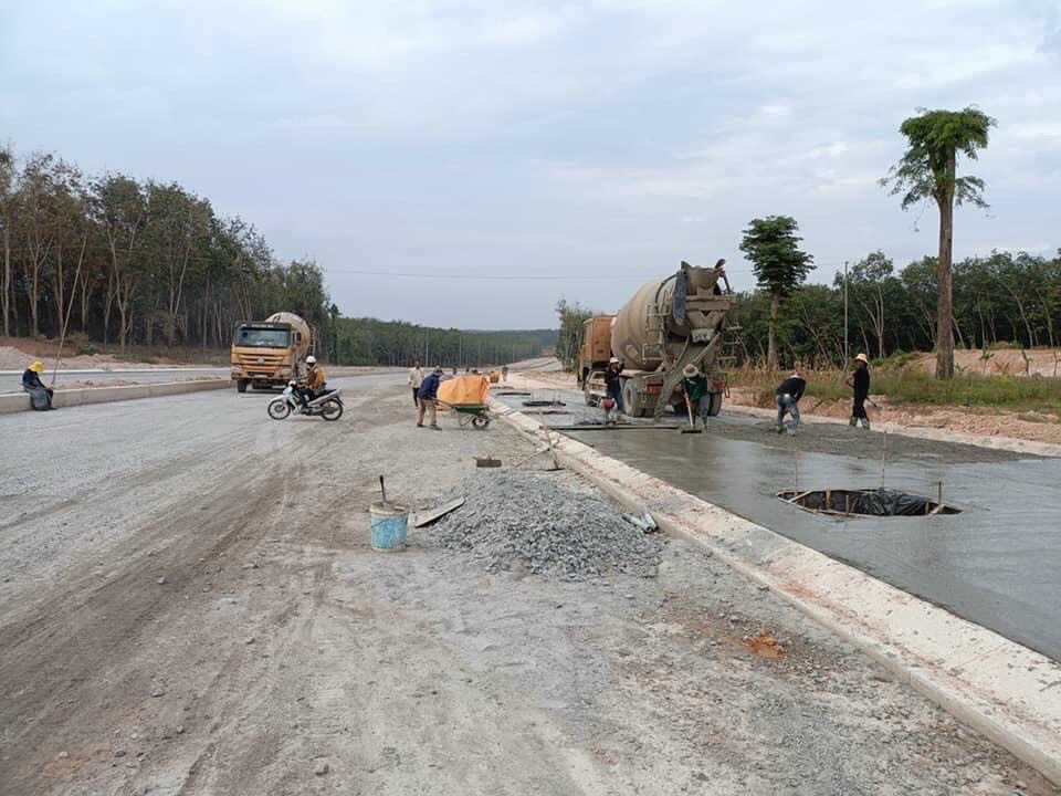 Tuyến đường Bàu Bàng – Phú Giáo – Tân Uyên đang được gấp rút hoàn thành kịp tiến độ hoàn thành vào tháng 06/2023