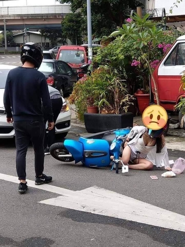 Những bộ đồ này có phần không an toàn cho chính bạn và sau đó là những người cùng tham gia giao thông.
