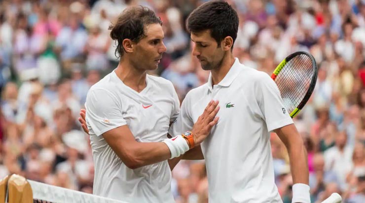 Nadal (trái) và Djokovic chạy đà ấn tượng cho Wimbledon 2022