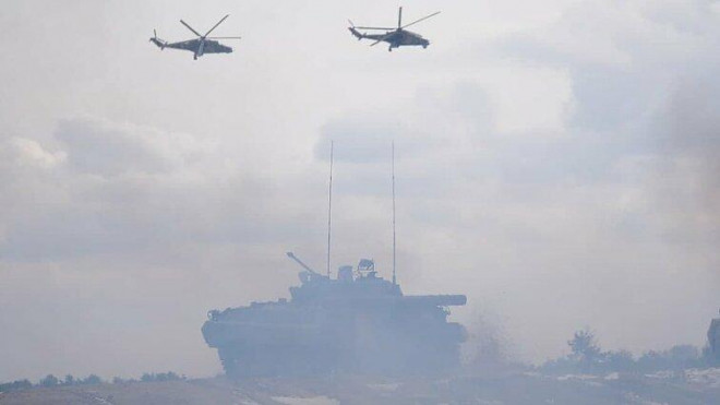 Thành phố lớn nhất Kaliningrad được
biết đến cho đến năm 1946 với tên gọi Königsberg, nó vẫn quan trọng
về mặt chiến lược đối với Quân đội Nga khi hàng nghìn binh sĩ Nga
và thậm chí cả vũ khí hạt nhân vẫn được duy trì ở đây.