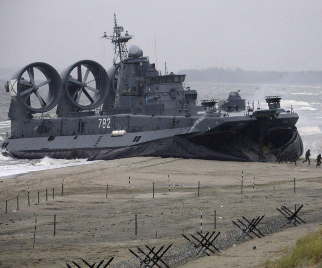 Litva là nước cộng hòa đầu tiên tuyên
bố độc lập hoàn toàn khỏi Liên Xô vào ngày 11/3/1990. Tiếp theo là
các nước láng giềng Latvia và Estonia. Bất kỳ nỗ lực quân sự nào
của Nga đều có thể liên quan đến một cuộc hành quân qua Hàng lang
Suwałki để cắt đứt lực lượng NATO khỏi Ba Lan.