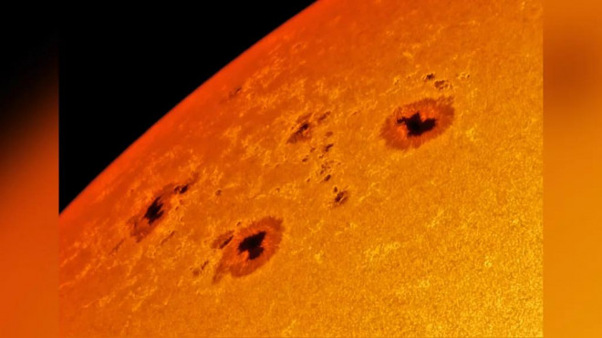 Cận cảnh một số "họng súng vũ trụ" - Arh: NASA