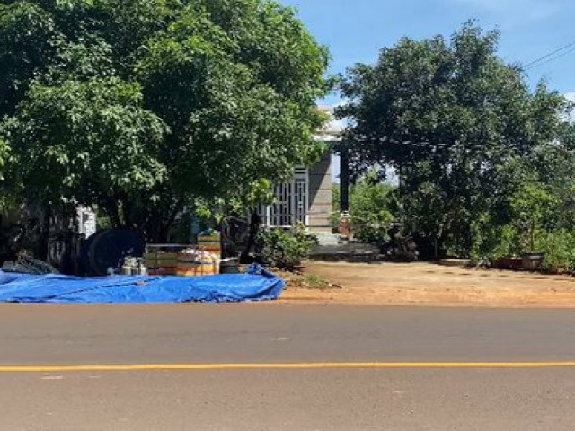 Pháp luật - Một cán bộ ở Bình Phước nằm bất động trong nhà tắm