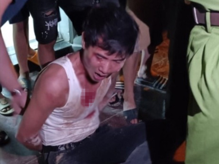 Tin tức trong ngày - Chồng lái xe tông thẳng vào công ty vợ khiến 1 người chết, nhiều người bị thương