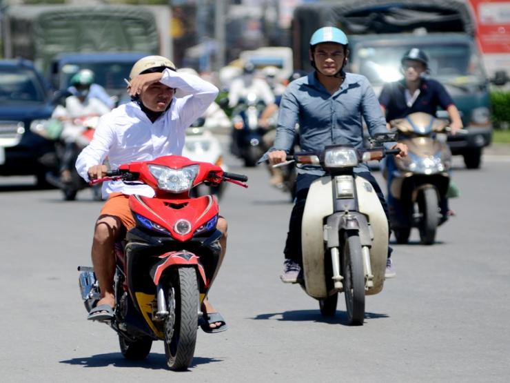 Tin tức trong ngày - Thời tiết cuối tuần: Nắng nóng quay lại miền Bắc, miền Nam mưa dông về chiều tối