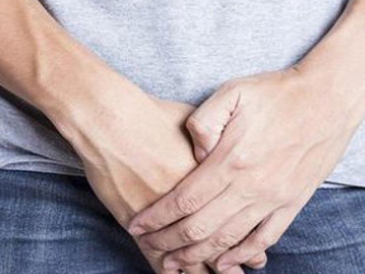 Quý ông bỗng dưng đau nhói vùng bìu, bác sĩ cảnh báo cực kỳ nguy hiểm