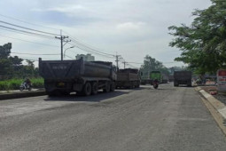 Tin tức trong ngày - Cận cảnh đội "chim lợn" bám đuôi CSGT khi xử lý xe quá tải ở Thủ Đức