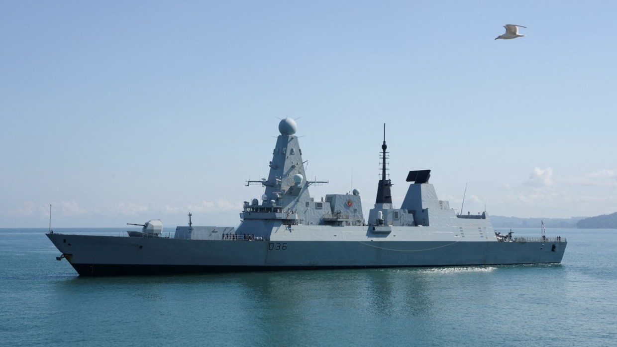Tàu khu trục Anh HMS Defender từng xuất hiện ở Biển Đen.