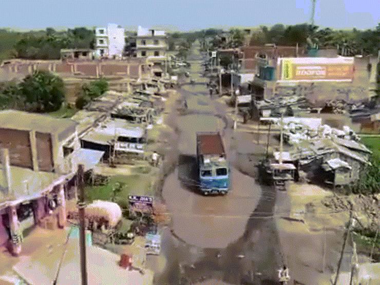 Phi thường - kỳ quặc - "Ổ voi" to như ao nối đuôi nhau suốt đoạn quốc lộ dài 20km