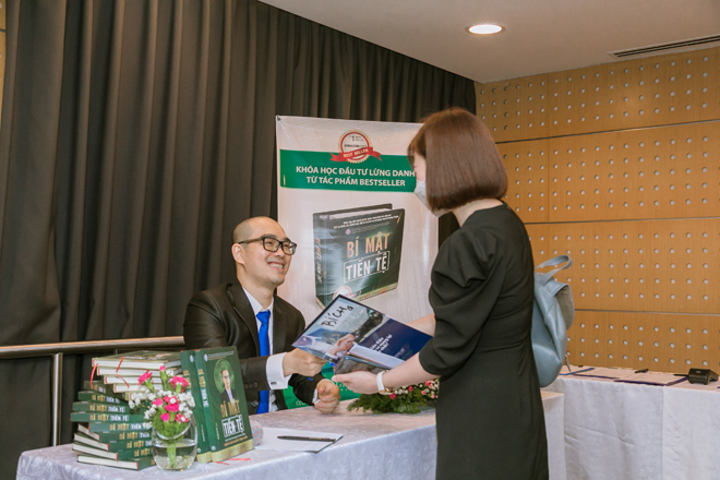 CEO Thái Quang Nhân cho ra mắt ấn phẩm sách Bestseller "Bí Mật Tiền Tệ" tại Việt Nam - 3