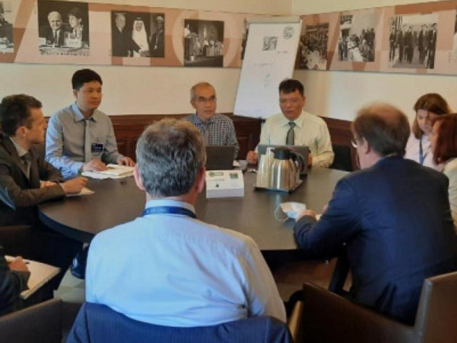 Thị trường - Tiêu dùng - Tỷ lệ lấy mẫu kiểm tra thanh long, mỳ tôm quá cao, Việt Nam họp bàn với EU