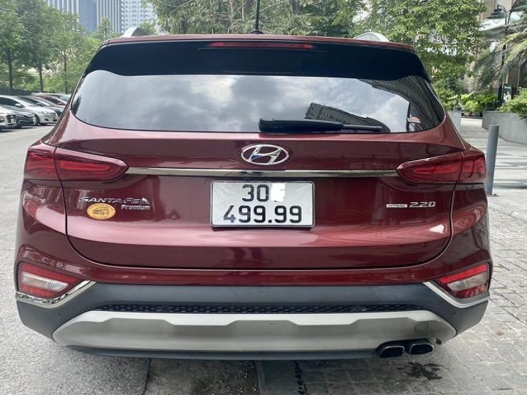Thị trường - Tiêu dùng - Nóng tuần qua: Hyundai Santa Fe biển tứ quý 9 được ra bán với giá rẻ bất ngờ