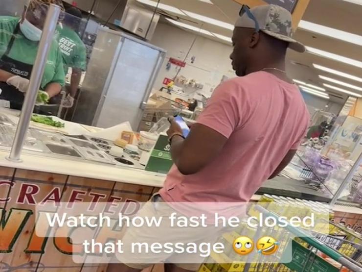 Bạn trẻ - Cuộc sống - Clip: Anh chàng bị bắt quả tang “ăn vụng” khi ở bên bạn gái