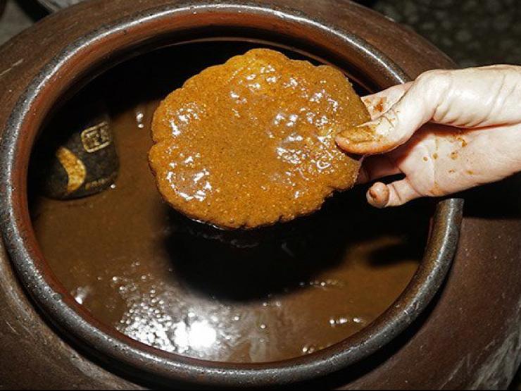 Thị trường - Tiêu dùng - Món ăn mặn chát xưa dành cho người nghèo, nay "lên đời" đóng hộp bán ra nước ngoài