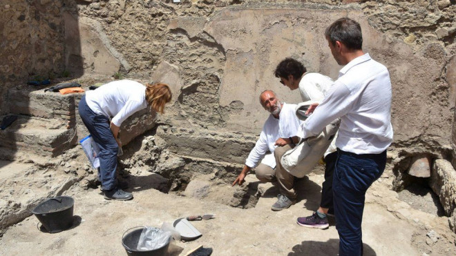Các nhà khảo cổ đang làm việc tại hiện trường - Ảnh: - Ảnh: CÔNG VIÊN KHẢO CỔ POMPEII