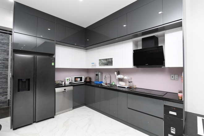 Phòng bếp đầy đủ tiện nghi. (Ảnh: iOne)